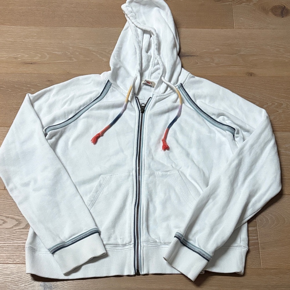 Faherty Size Medium White Zip-Up Hoodie with Black Trim.
